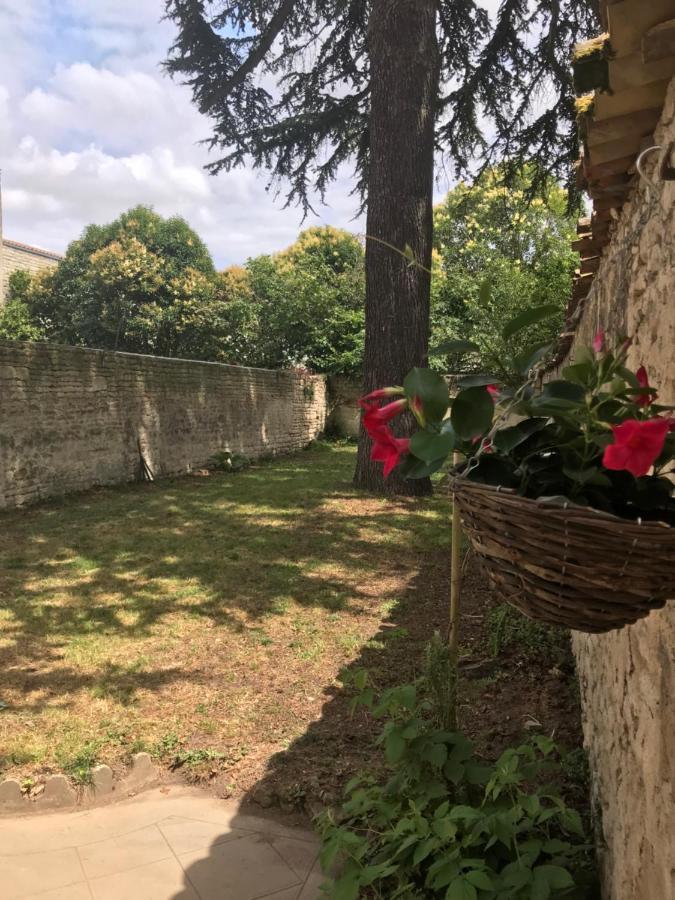 -Le Petit Rochelais- Centre Ville, Stationnement, Netflix - Ideal Couples, Familles, Business Niort Ngoại thất bức ảnh